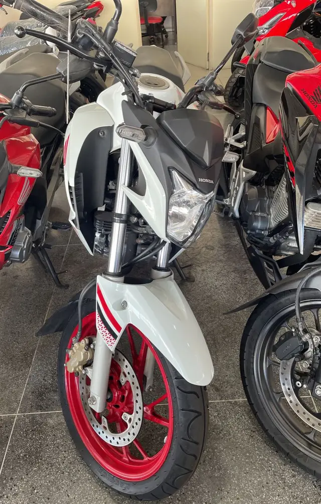 Moto Honda CB 250F Twister 2022 (CBS)