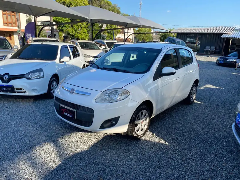 Fiat Palio Attractive 1.4 8V (Flex)