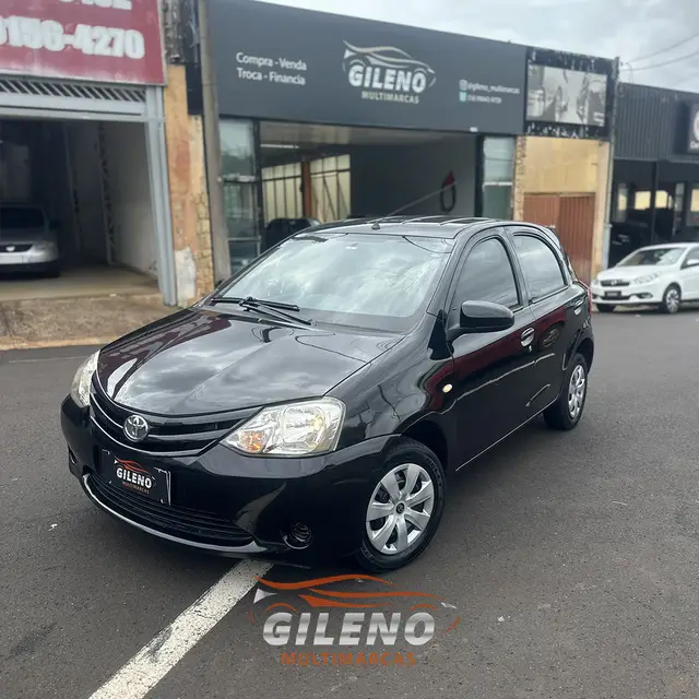 Carro Toyota Etios 2014 XS 1.5 (Flex)