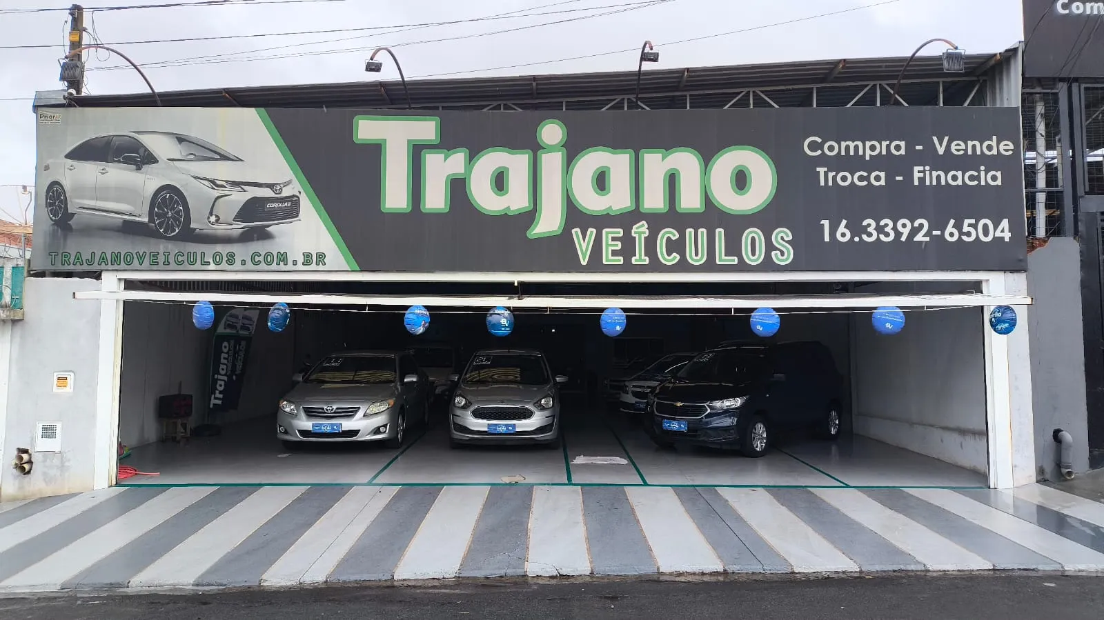 Fachada da loja Trajano Veiculos - Américo Brasiliense - SP
