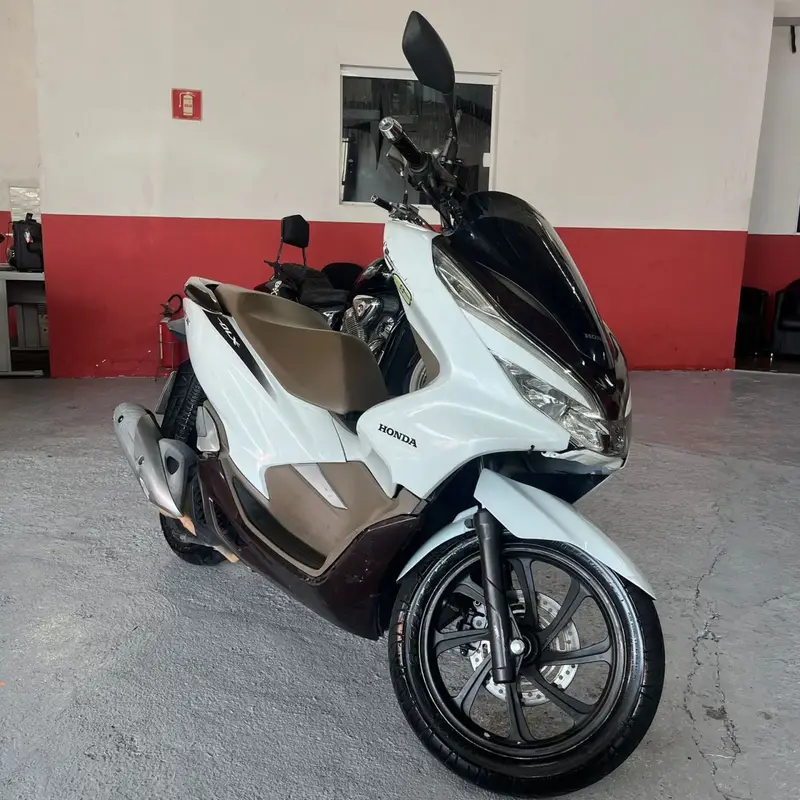 Honda PCX 150 DLX ABS