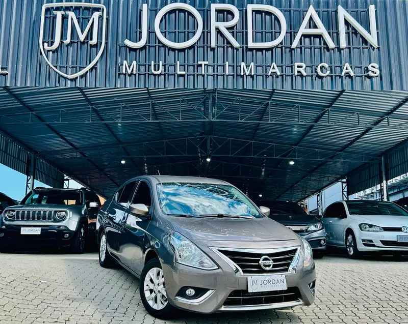 Nissan Versa 1.6 16V SL (Flex)