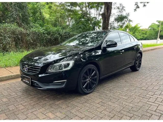 Carro Volvo S60 2018 2.0 T4 Drive-E Momentum