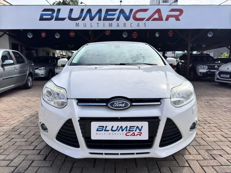 Ford Focus Sedan Titanium 2.0 16V PowerShift