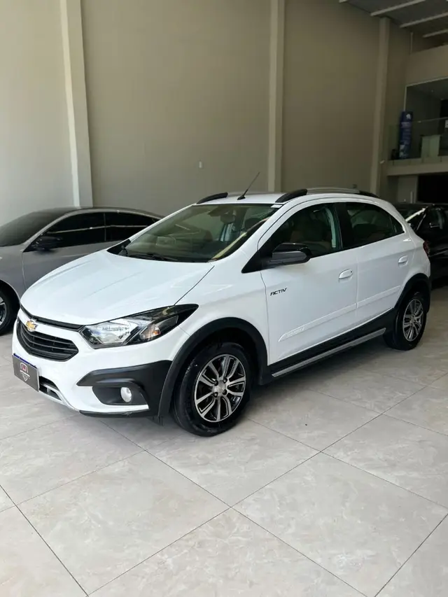 Carro Chevrolet Onix 2017 1.4 Activ SPE/4