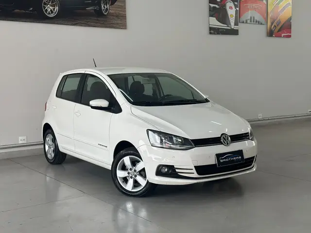 Carro Volkswagen Fox 2017 1.0 MPI Comfortline (Flex)
