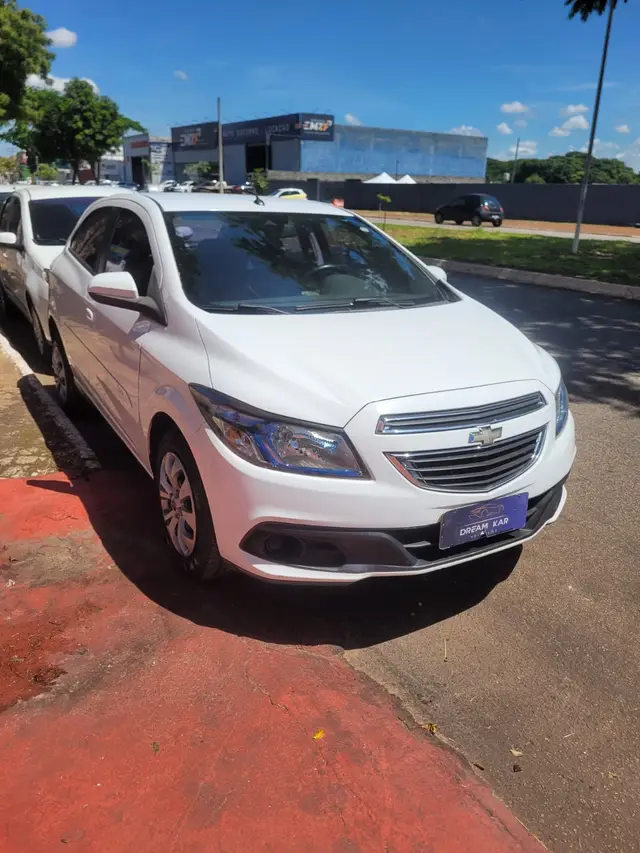 Carro Chevrolet Onix 2014 1.4 LT SPE/4