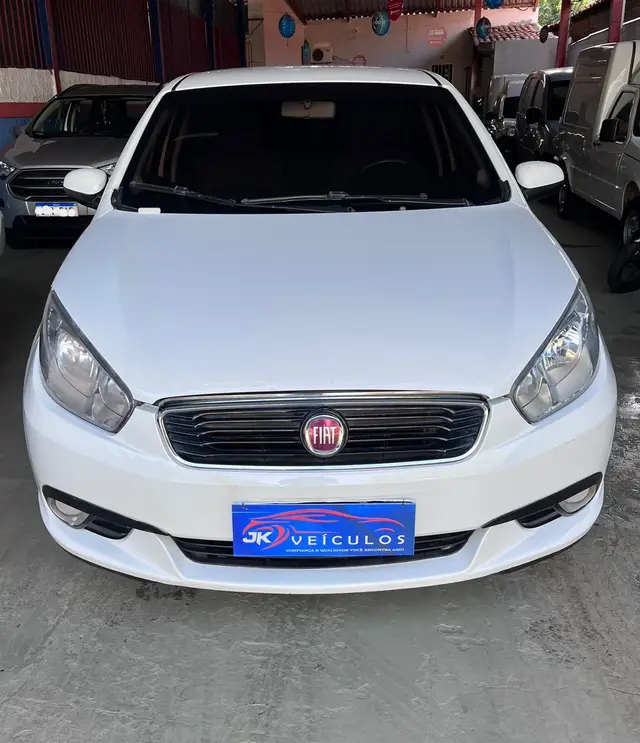 Carro Fiat Grand Siena 2017 Attractive 1.0 (Flex)