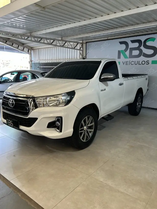 Carro Toyota Hilux Cabine Simples 2018 Hilux 2.8 TDI Chassi CS 4x4