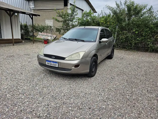 Carro Ford Focus Hatch 2003 1.8 16V