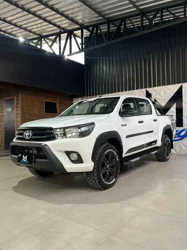 Carro Toyota Hilux Cabine Dupla 2018 Hilux 2.8 TDI SR CD Challenge 4x4 (Aut)