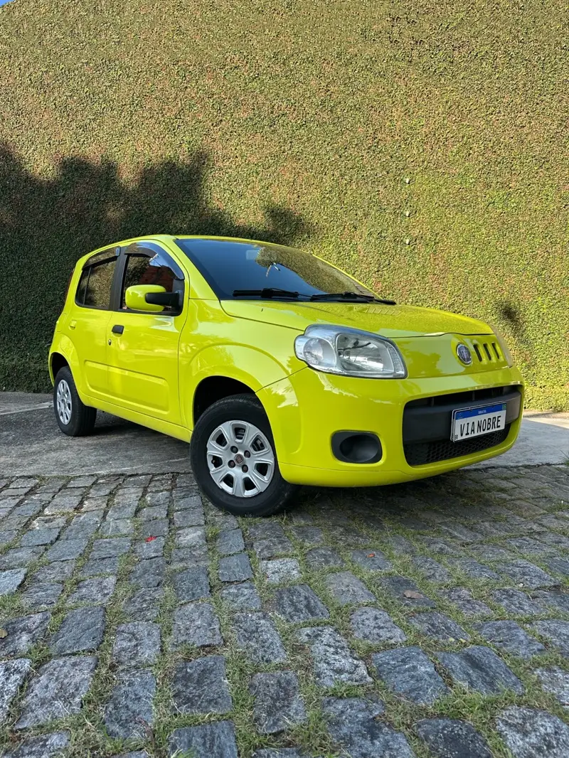 Fiat Uno Vivace 1.0 8V (Flex) 4p