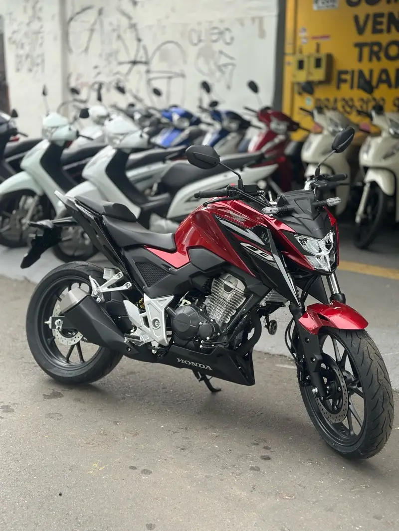 Honda CB 300F Twister (CBS)
