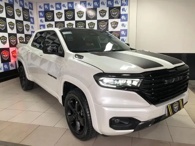 Carro RAM Rampage 2024 R/T 2.0 Turbo