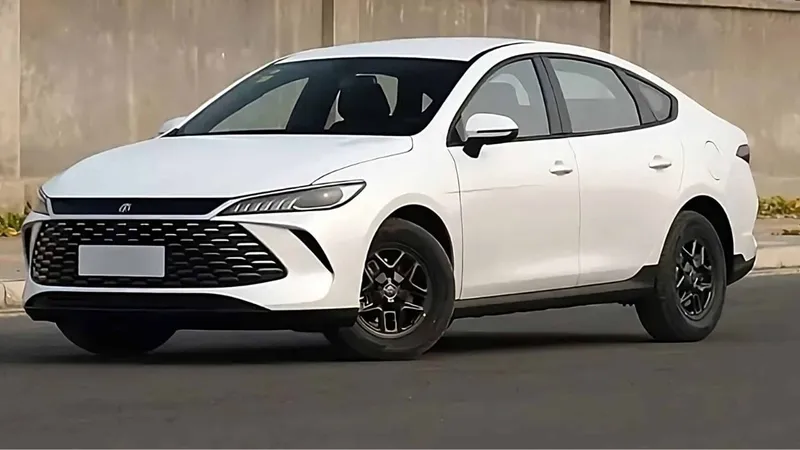 BYD Qin Plus é versão mais em conta do que o King com preço de Fiat Mobi
