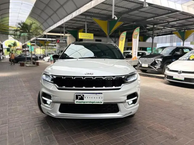 Carro Jeep Commander 2023 Overland 1.3 T270