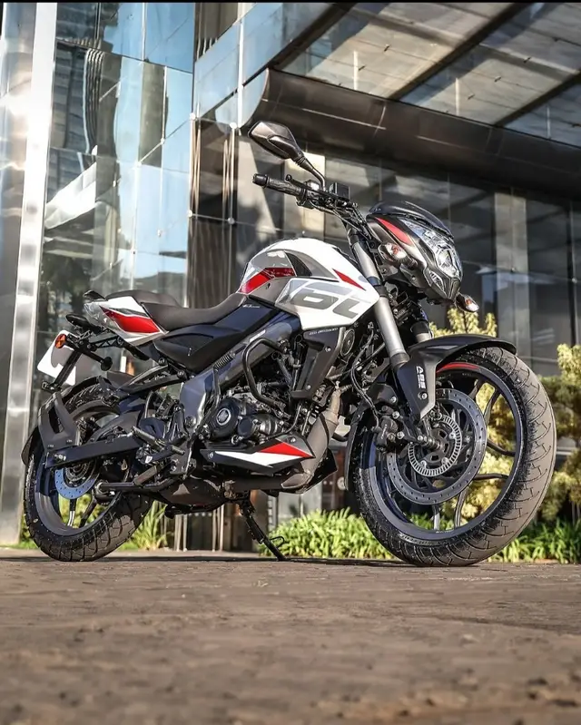 Carro Bajaj Dominar 160 2025 160 cc
