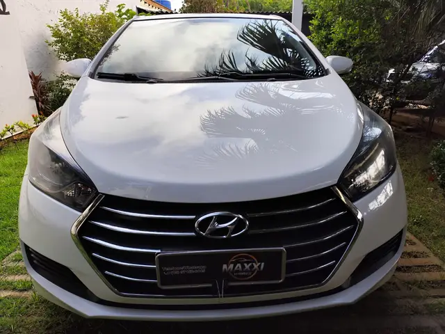 Carro Hyundai HB20S 2017 1.0 Comfort Plus (Flex)