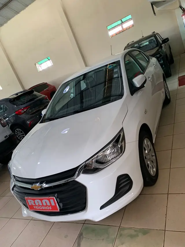 Carro Chevrolet Onix Plus 2020 1.0 LT (Flex)