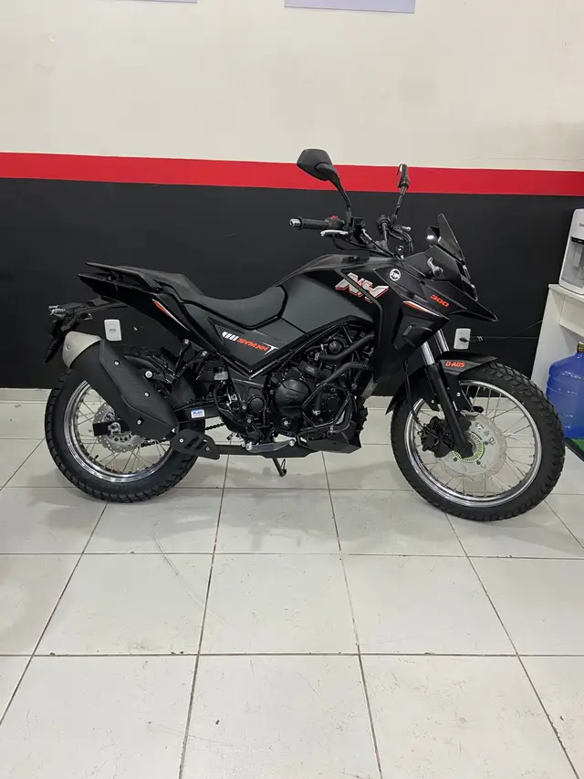 Carro Dafra NH 2025 300