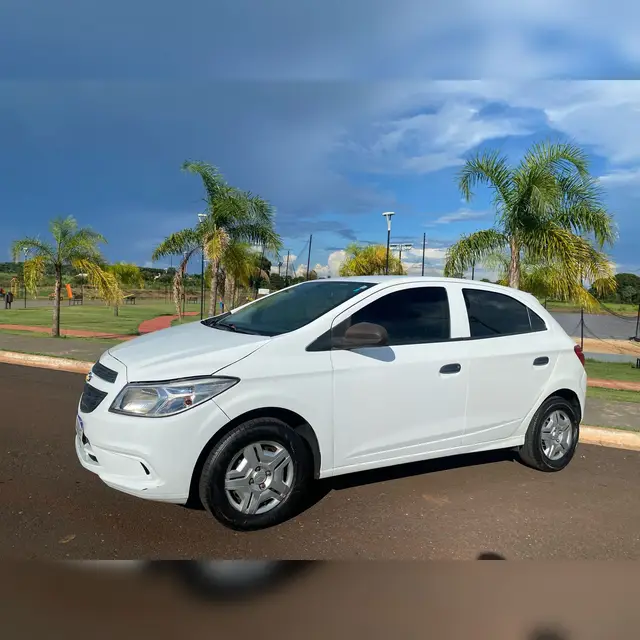 Carro Chevrolet Onix 2016 1.0 LS SPE/4