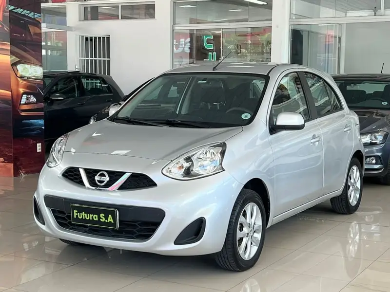 Nissan March 1.0 12V SV (Flex)