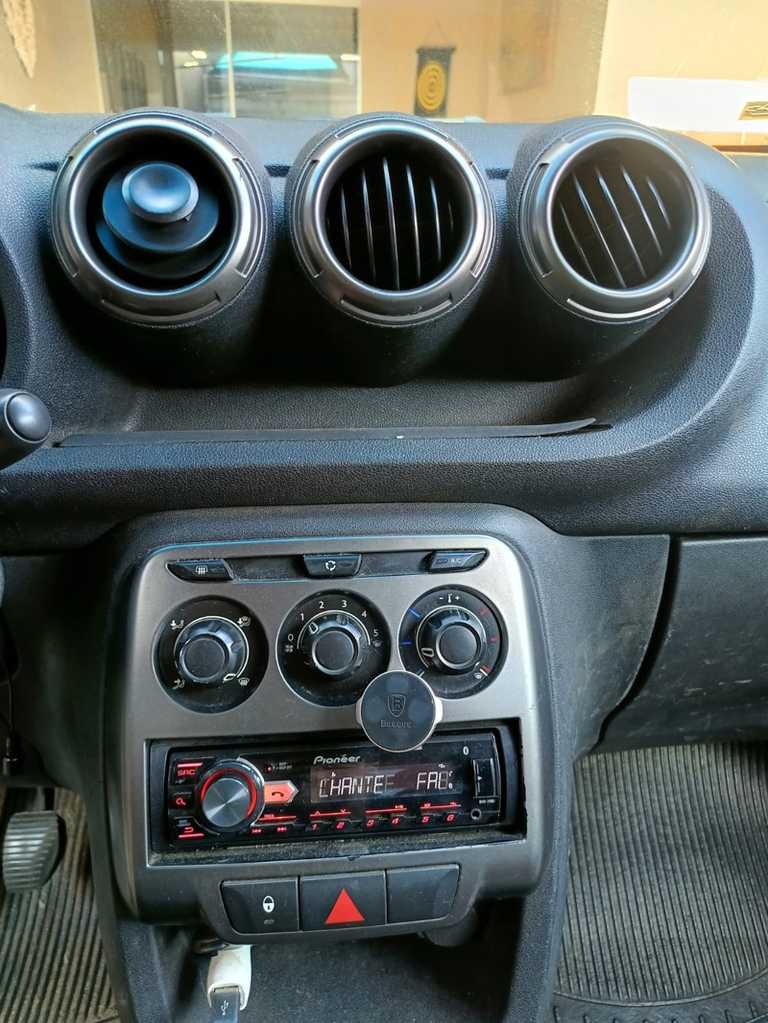 alt=