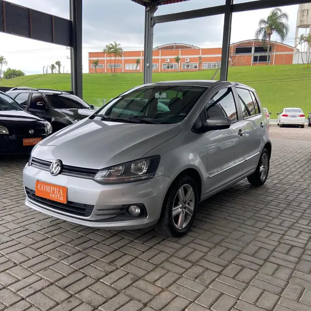 Carro Volkswagen Fox 2015 Comfortline 1.6 MSI (Flex)