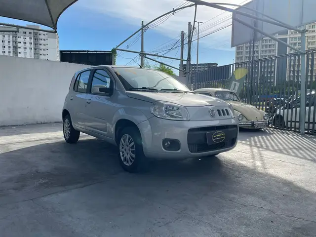 Carro Fiat Uno 2014 Vivace Celeb. 1.0 8V (Flex) 4p