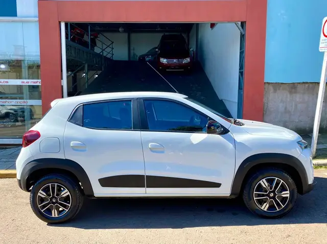 Carro Renault Kwid 2023 Intense 1.0 12v SCe (Flex)