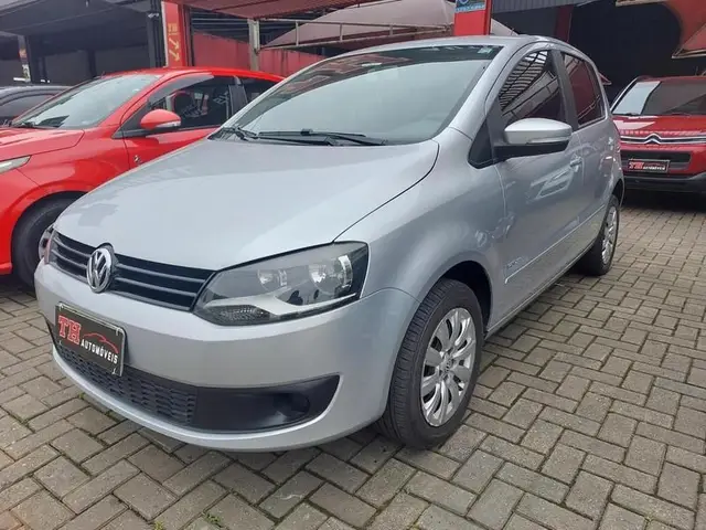Carro Volkswagen Fox 2011 1.0 TEC (Flex) 2p