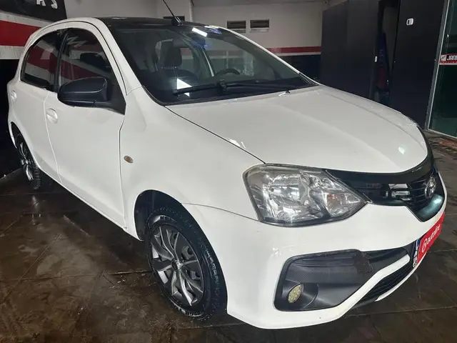 Carro Toyota Etios 2018 X 1.3 (Flex)