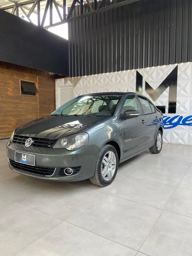 Carro Volkswagen Polo Sedan 2014 1.6 8V (Flex)