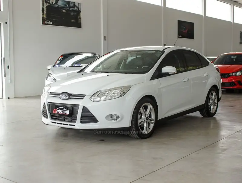 Ford Focus Sedan SE 2.0 16V PowerShift (Aut)