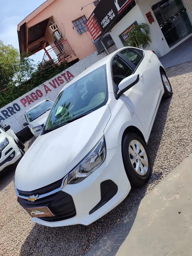 Carro Chevrolet Onix Plus 2023 LT 1.0