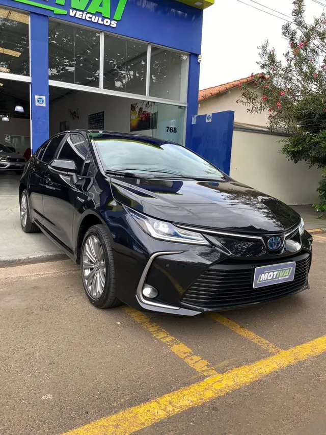 Carro Toyota Corolla 2023 Altis Hybrid 1.8 Flex