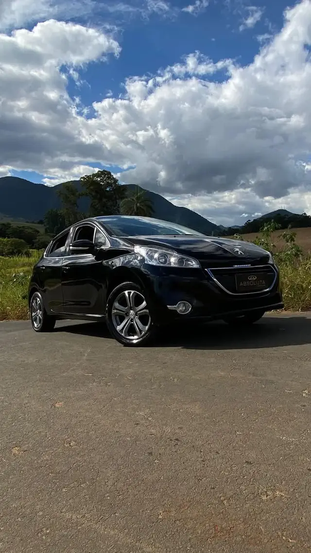 Carro Peugeot 208 2014 Griffe 1.6 16V (Flex)