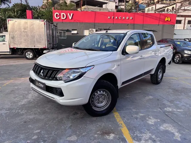 Carro Mitsubishi L200 Triton Sport 2022 GL 2.4 DID-H 4x4 (Aut)