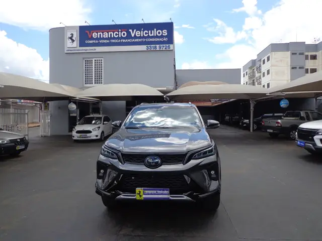 Carro Toyota SW4 2023 Diamond  2.8 turbodiesel 7L 4x4 (Aut)