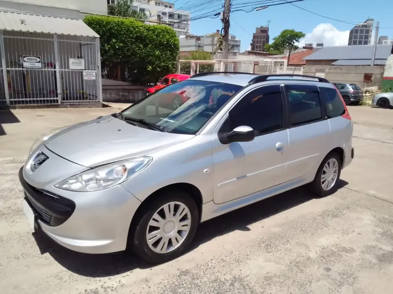 Peugeot 207 SW XR 1.4 8V (flex)