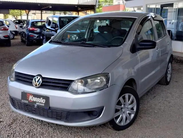 Carro Volkswagen Fox 2014 1.0 TEC (Flex) 2p