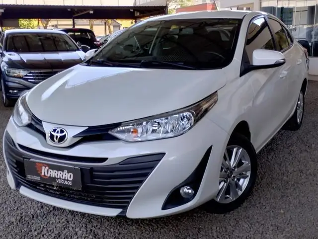 Carro Toyota Yaris Sedan 2019 1.5 XL (Flex)