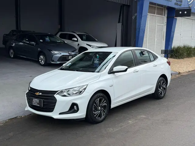 Carro Chevrolet Onix Plus 2024 1.0 Turbo (Aut.)