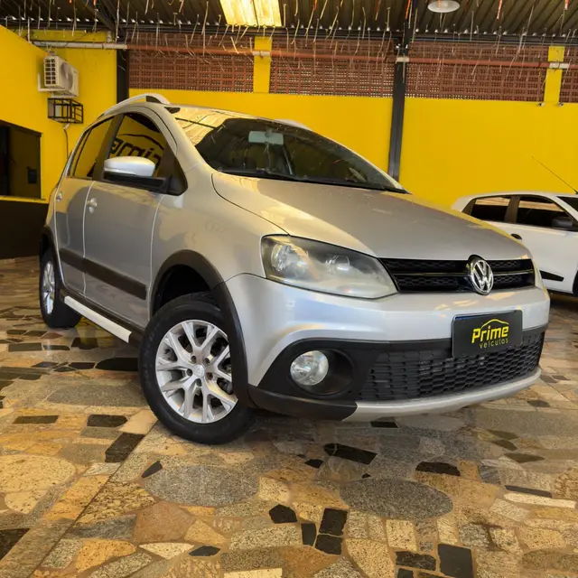 Carro Volkswagen CrossFox 2013 I-Motion 1.6 VHT (Flex)