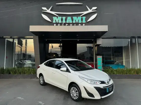 Carro Toyota Yaris Sedan 2021 1.5 XL Live CVT (Flex)