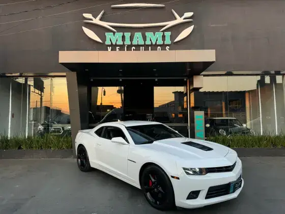 Carro Chevrolet Camaro 2014 SS 6.2