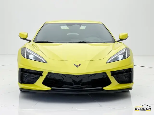 Carro Chevrolet Corvette 2024 Stingray C8 2LT Z51