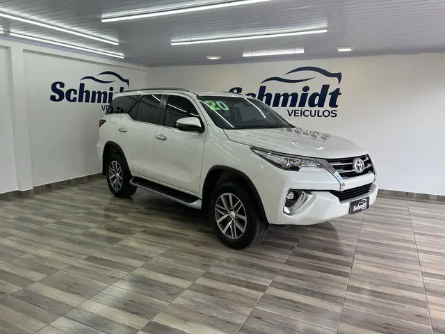 Carro Toyota SW4 2020 2.8 TDI SRX 5L 4x4 (Aut)
