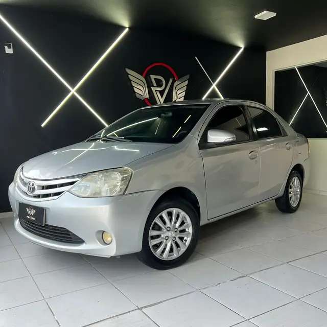 Carro Toyota Etios Sedan 2016 XLS 1.5 (Flex)