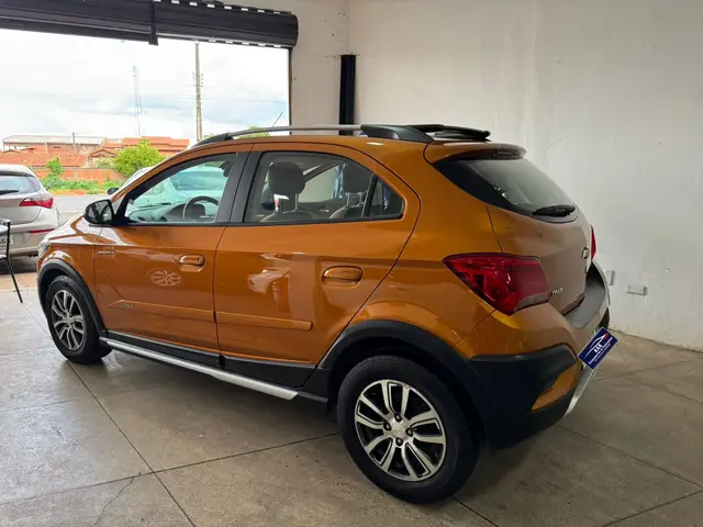 Carro Chevrolet Onix 2017 1.4 Activ SPE/4 (Aut)